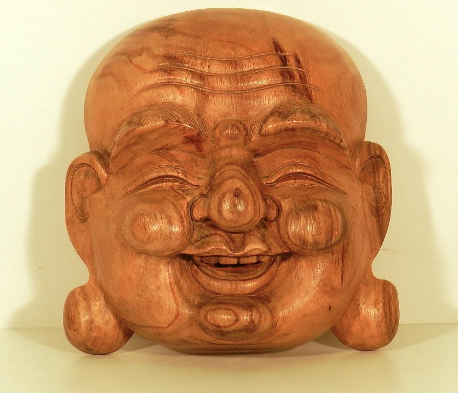 Maschera in legno viso Buddha da appendere o da appoggio<br>25,5X8X25<br>75,00 CHF
